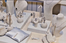 Ювелирная экспозиция на выставке от Ивана Маркова